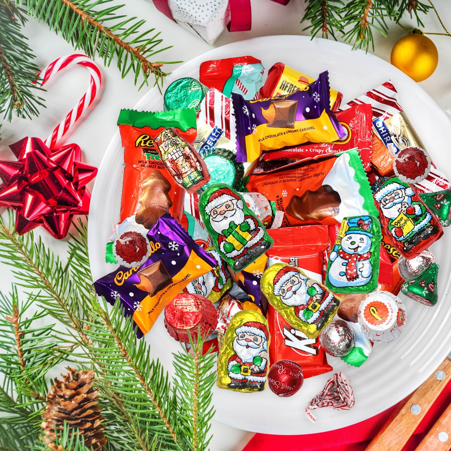 Bulk Christmas Candy Chocolate Variety Mix 4 LB - Individually Wrapped Assorted Holiday Themed Chocolates Assortment for Classroom Candy, Bowls, Parties, Stockings & Gift Bags - 图片 2